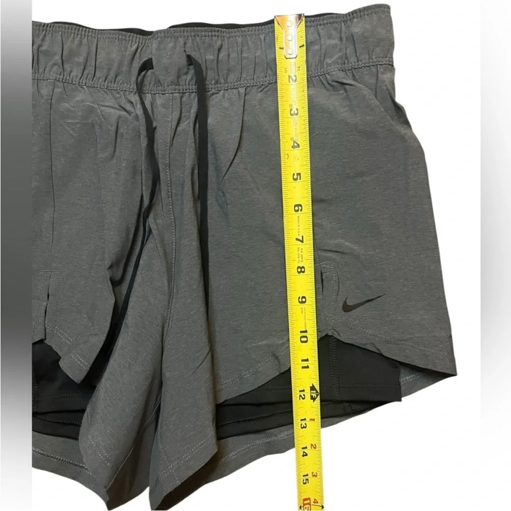 NWT Nike Women's Flex Essential 2 in1 Running Shorts Size Medium DA0453
